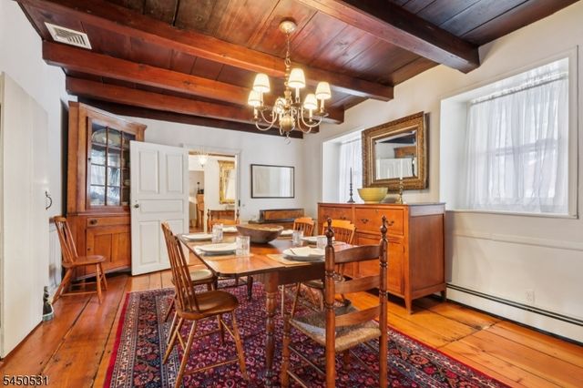 164 E Saddle River Rd, Saddle River Boro, NJ 07458