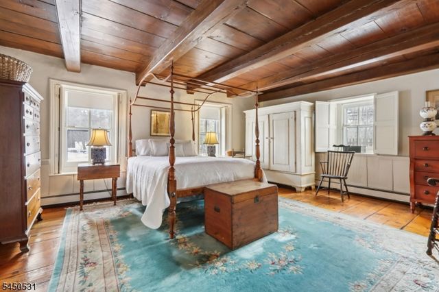 164 E Saddle River Rd, Saddle River Boro, NJ 07458