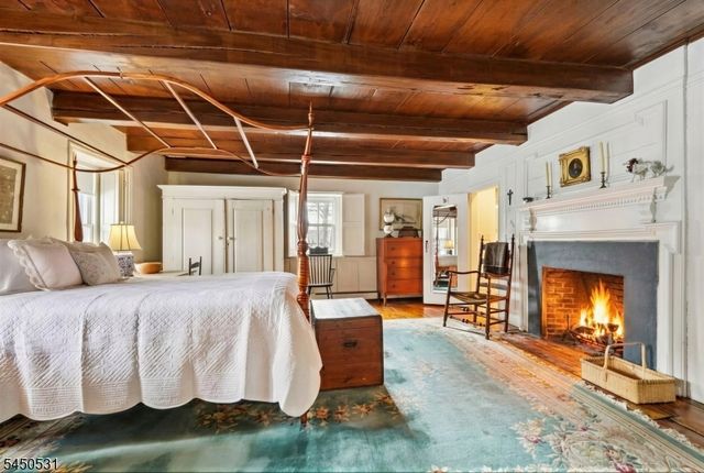 164 E Saddle River Rd, Saddle River Boro, NJ 07458