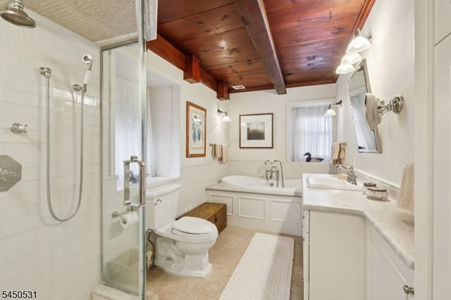 164 E Saddle River Rd, Saddle River Boro, NJ 07458