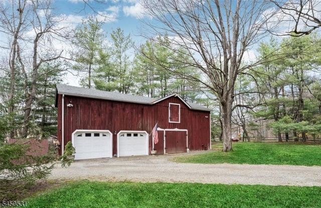 164 E Saddle River Rd, Saddle River Boro, NJ 07458