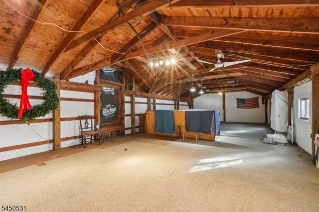 164 E Saddle River Rd, Saddle River Boro, NJ 07458