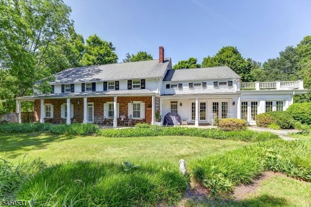 164 E Saddle River Rd, Saddle River Boro, NJ 07458