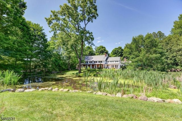 164 E Saddle River Rd, Saddle River Boro, NJ 07458