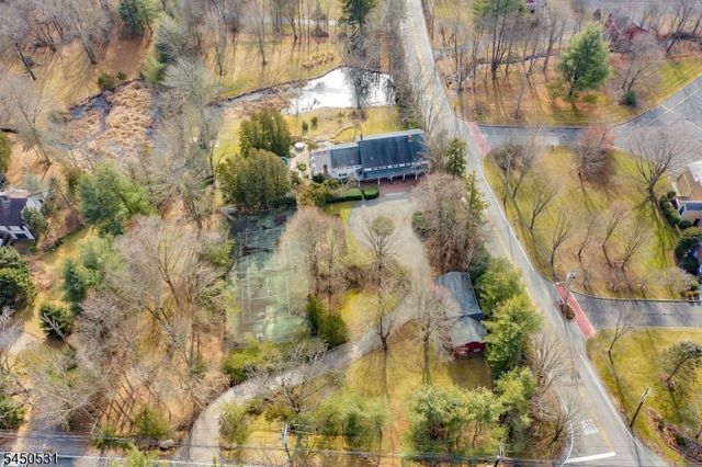 164 E Saddle River Rd, Saddle River Boro, NJ 07458