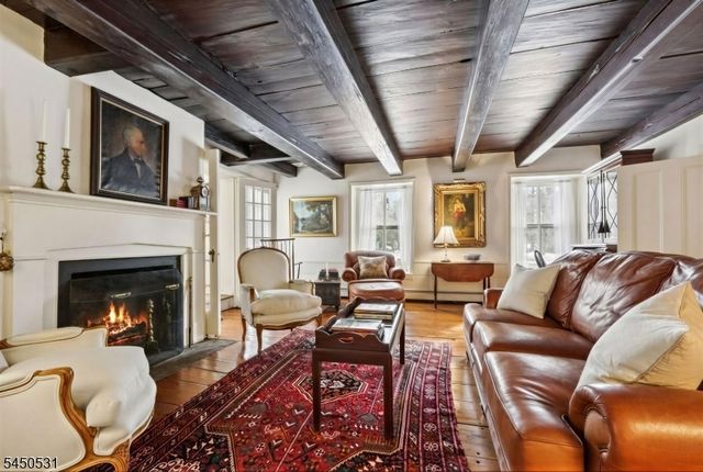 164 E Saddle River Rd, Saddle River Boro, NJ 07458