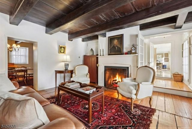 164 E Saddle River Rd, Saddle River Boro, NJ 07458