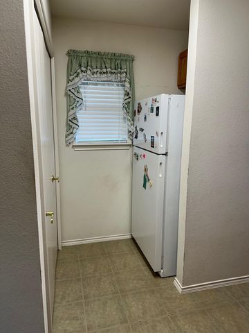 833 E Camp Street, La Grange, TX 78945