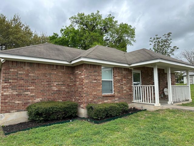 833 E Camp Street, La Grange, TX 78945