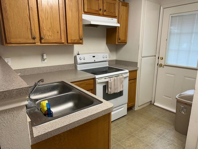 833 E Camp Street, La Grange, TX 78945