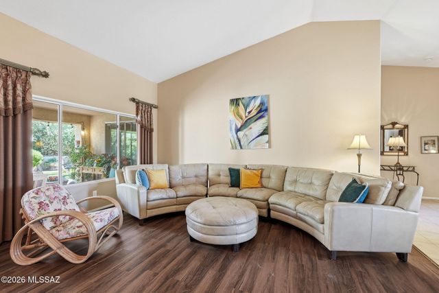 1018 N Cowboy Canyon Drive, Green Valley, AZ 85614