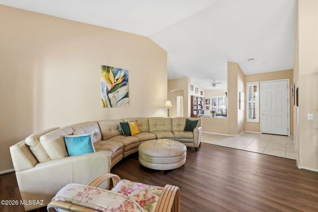 1018 N Cowboy Canyon Drive, Green Valley, AZ 85614