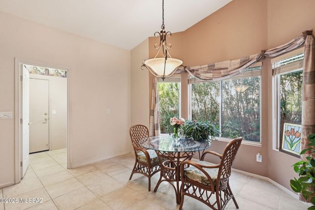 1018 N Cowboy Canyon Drive, Green Valley, AZ 85614