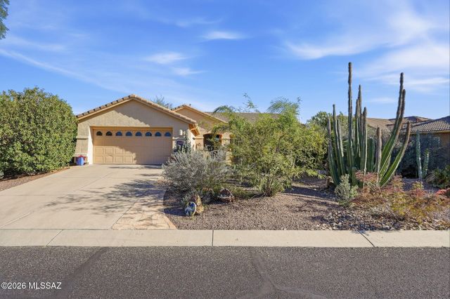 1018 N Cowboy Canyon Drive, Green Valley, AZ 85614