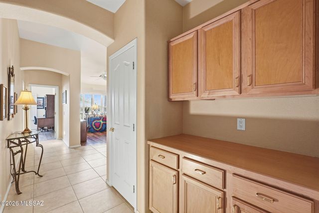 1018 N Cowboy Canyon Drive, Green Valley, AZ 85614