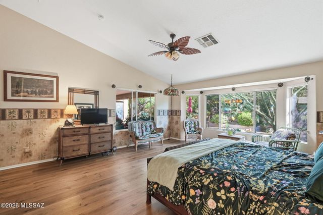 1018 N Cowboy Canyon Drive, Green Valley, AZ 85614