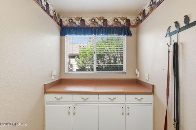 1018 N Cowboy Canyon Drive, Green Valley, AZ 85614