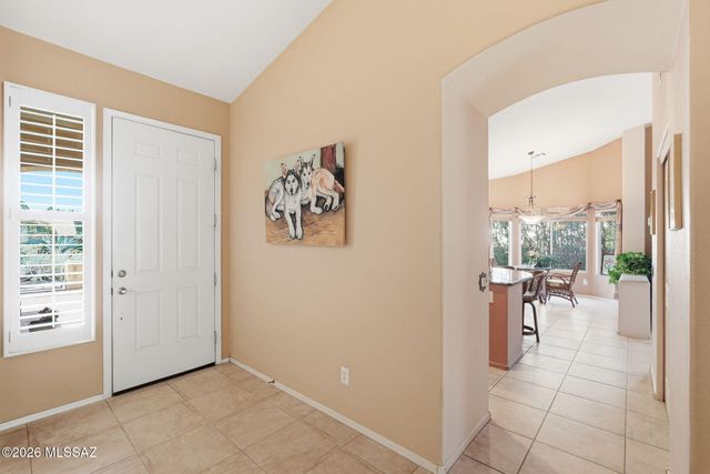 1018 N Cowboy Canyon Drive, Green Valley, AZ 85614