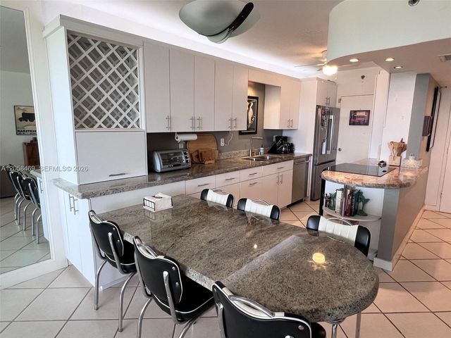 100 Lincoln Rd 542, Miami Beach, FL 33139