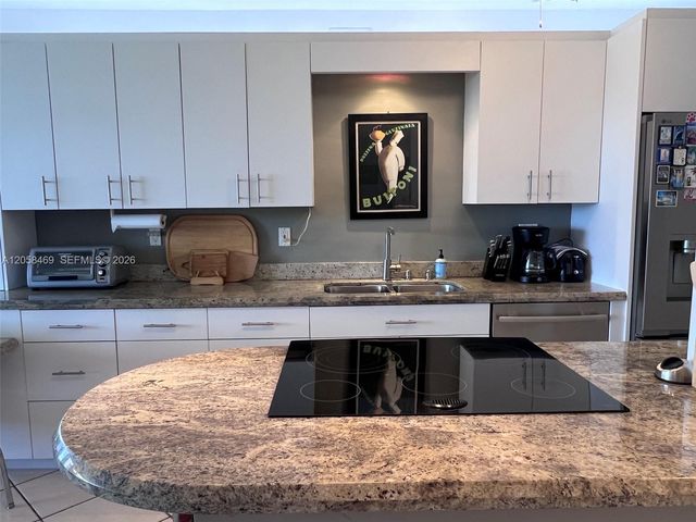 100 Lincoln Rd 542, Miami Beach, FL 33139