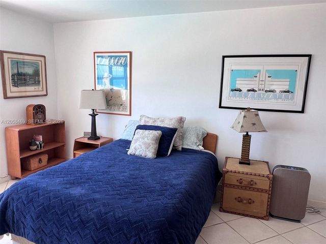 100 Lincoln Rd 542, Miami Beach, FL 33139