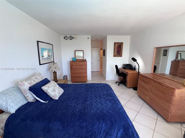 100 Lincoln Rd 542, Miami Beach, FL 33139