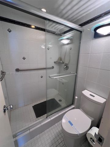 100 Lincoln Rd 542, Miami Beach, FL 33139