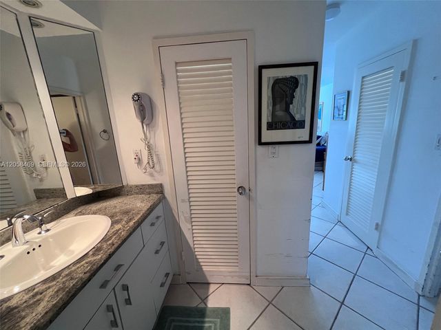100 Lincoln Rd 542, Miami Beach, FL 33139