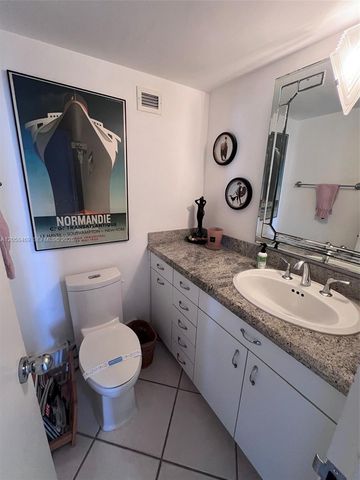100 Lincoln Rd 542, Miami Beach, FL 33139