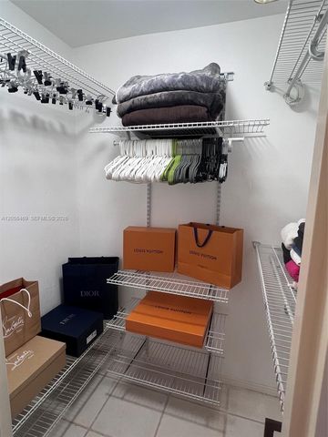 100 Lincoln Rd 542, Miami Beach, FL 33139