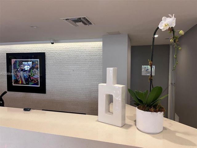 100 Lincoln Rd 542, Miami Beach, FL 33139