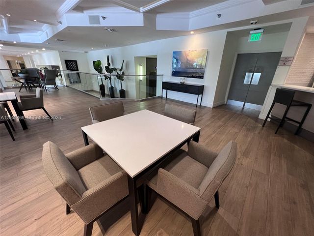 100 Lincoln Rd 542, Miami Beach, FL 33139