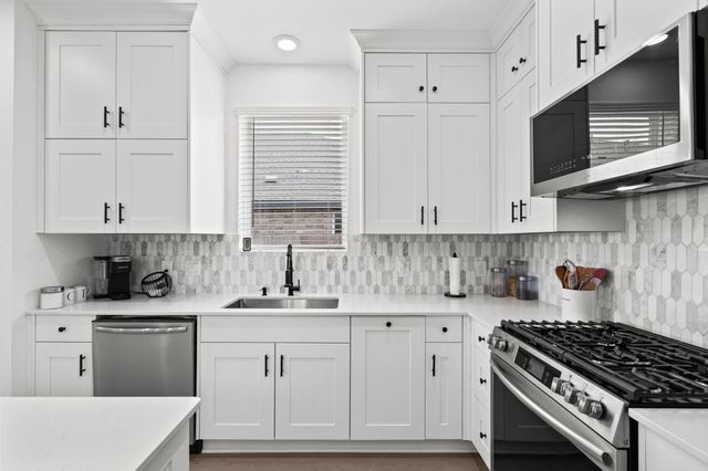 13716 Windward Mist Drive, Texas City, TX 77568