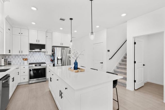 13716 Windward Mist Drive, Texas City, TX 77568