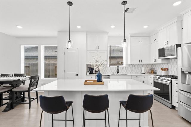 13716 Windward Mist Drive, Texas City, TX 77568