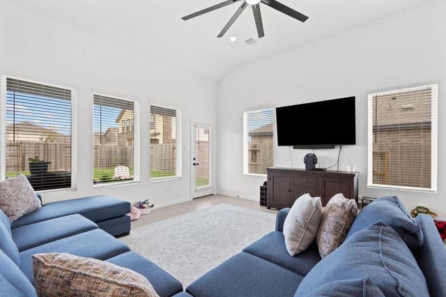 13716 Windward Mist Drive, Texas City, TX 77568