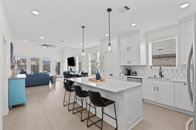 13716 Windward Mist Drive, Texas City, TX 77568