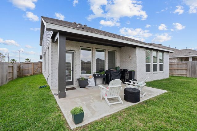 13716 Windward Mist Drive, Texas City, TX 77568