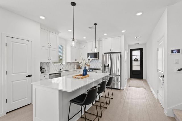 13716 Windward Mist Drive, Texas City, TX 77568