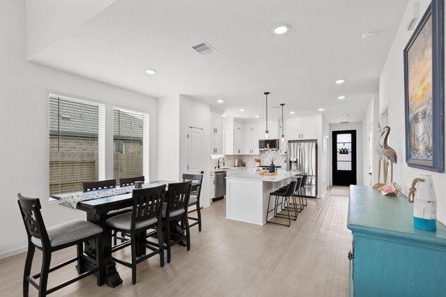 13716 Windward Mist Drive, Texas City, TX 77568