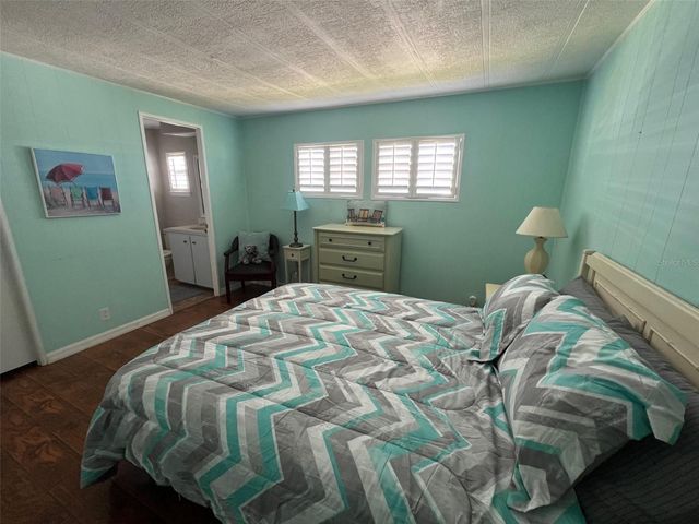 605 QUEEN PALM STREET, Largo, FL 33778