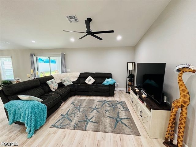 511 NW 6th ST, Cape Coral, FL 33993