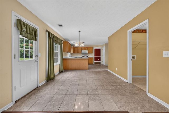 829 Sweden Forest Cove, Hampton, GA 30228