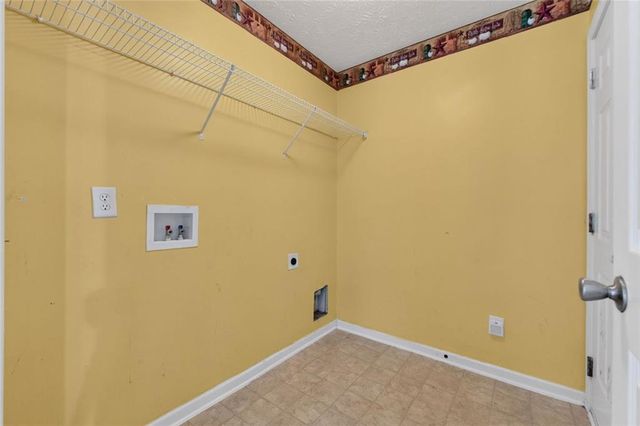 829 Sweden Forest Cove, Hampton, GA 30228