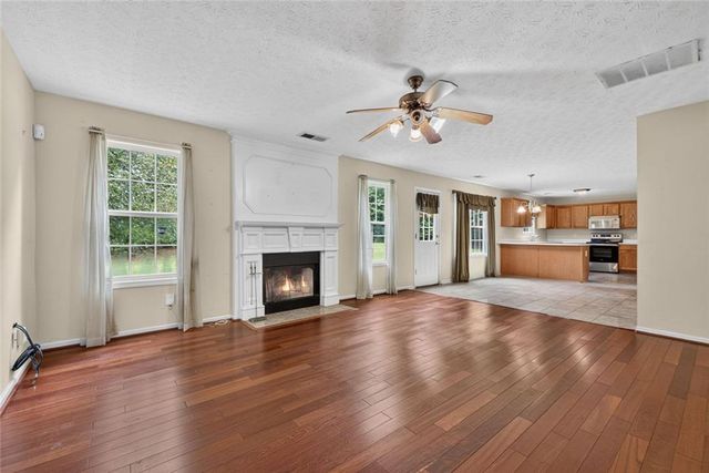 829 Sweden Forest Cove, Hampton, GA 30228