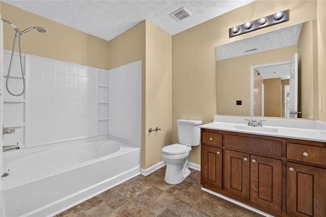829 Sweden Forest Cove, Hampton, GA 30228