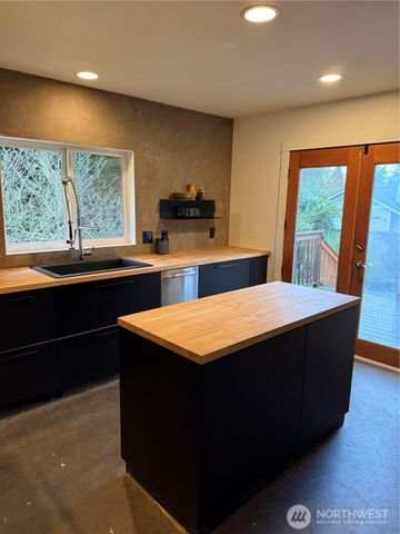 2327 W Mukilteo Boulevard, Everett, WA 98203