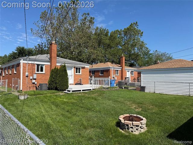 5902 N Lafayette Street, Dearborn Heights, MI 48127