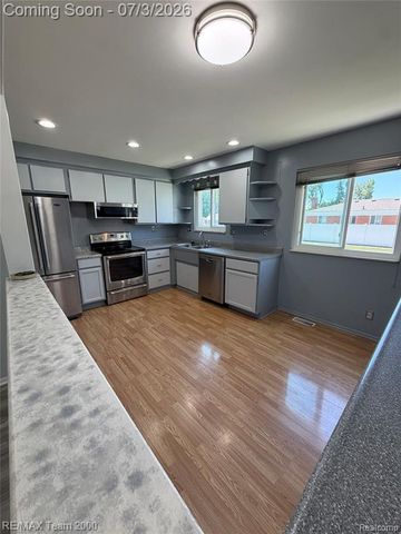 5902 N Lafayette Street, Dearborn Heights, MI 48127