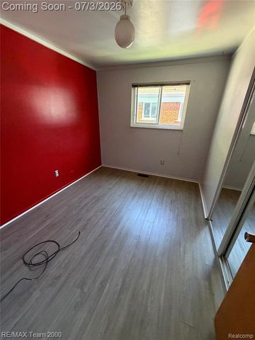 5902 N Lafayette Street, Dearborn Heights, MI 48127